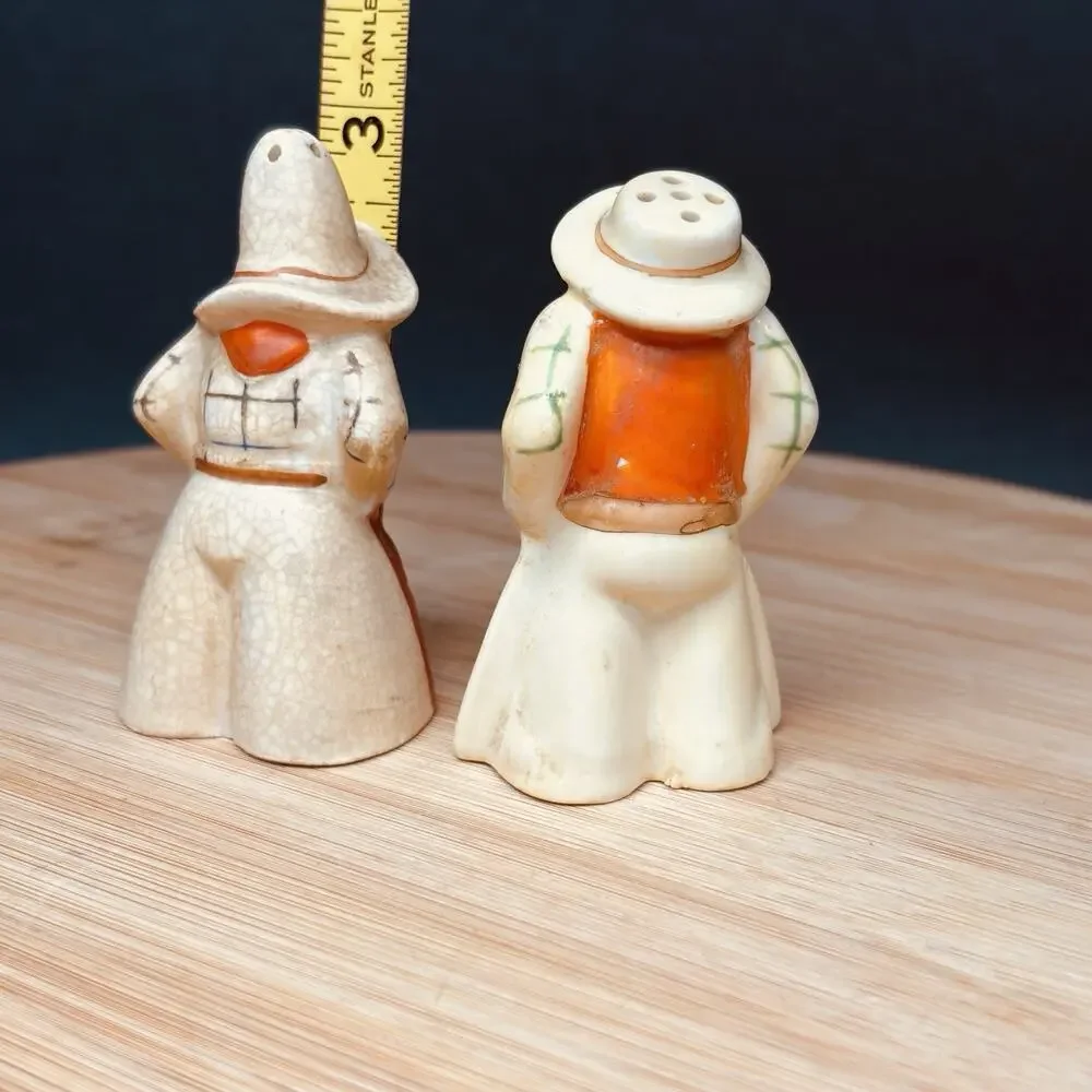 Vintage Japan Western Gunslinger Cowboy Salt & Pepper Shakers Pair
